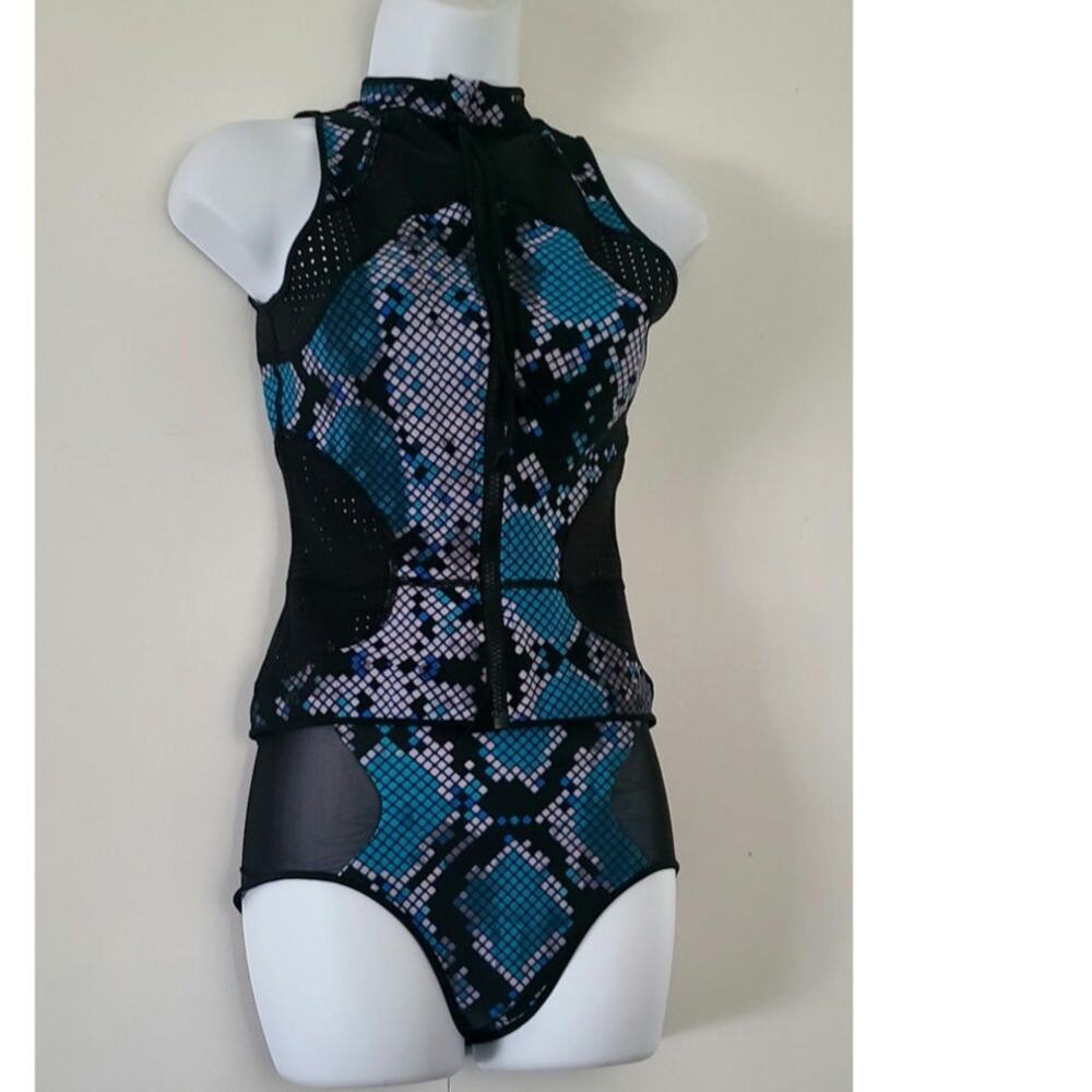 Lululemon Salty Swim Reversible Rash Guard Set Womens Size 6